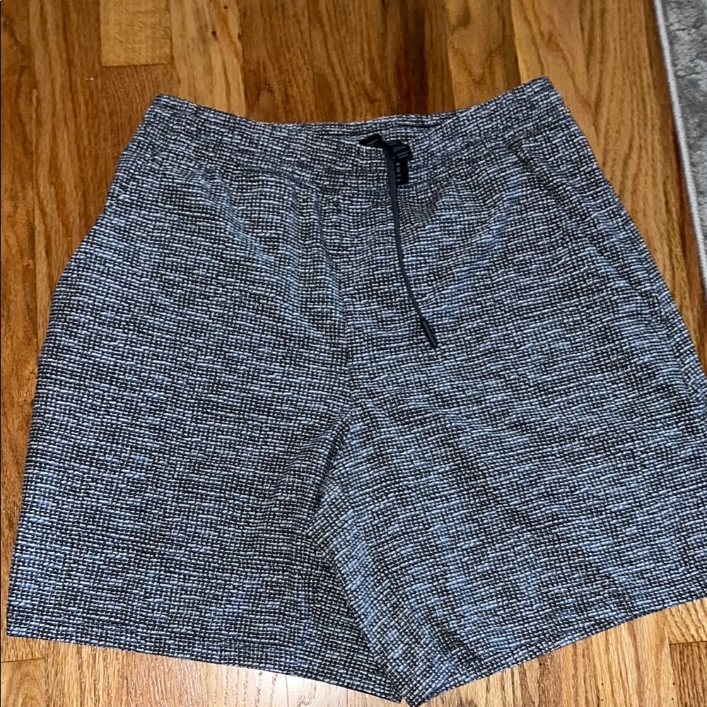 Lululemon Black and Gray Athletic Shorts
5”